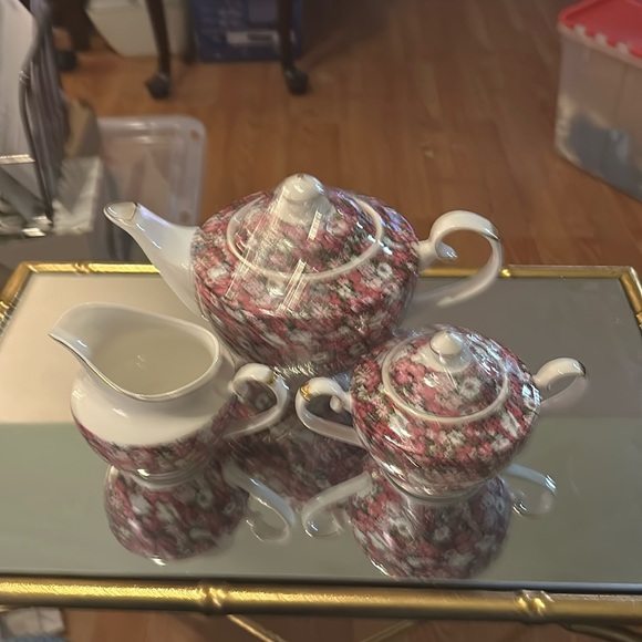 Gracie’s Teaware - Picture 2 of 8